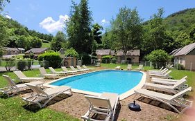 Village 17 gites, Piscine, Restaurant , 2 gites avec SPA, 4km de Conques
